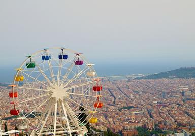 vue de barcelone depuis le tibidabo