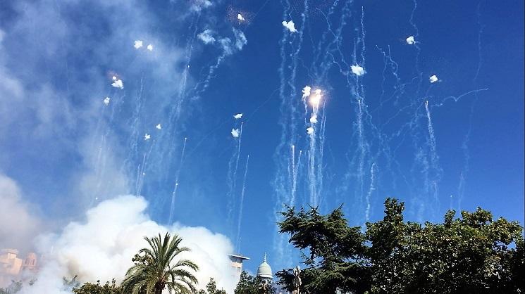 des feux d'artifice dans le ciel le 9 de octubre à Valencia