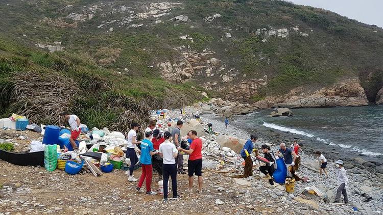 Sous les dechets la plage hong kong