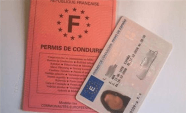 un permis de conduire français et un permis de conduire espagnol