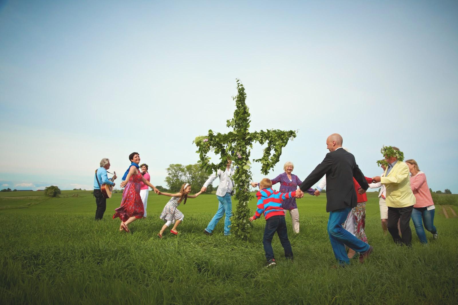 Midsommar Mât Suède danse traditions