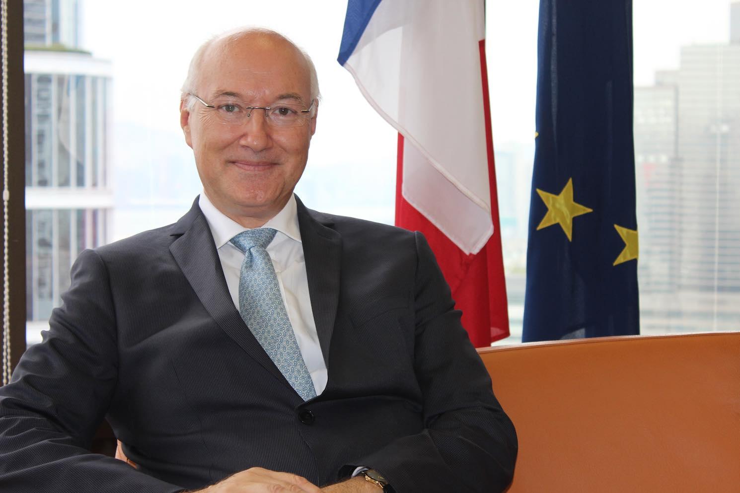 Le Consul Eric Berti Consulat France Hong Kong