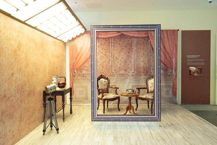 My Best Side Photo Studio, part of Amek Gambar_Peranakans and Photography. Image courtesy of Peranakan Museum.