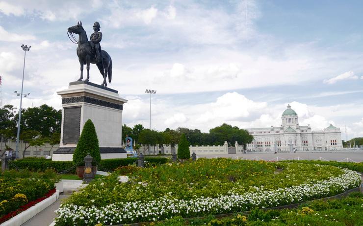 Chulalongkorn-statue