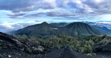 photo du semeru volcan indonésie trekking 