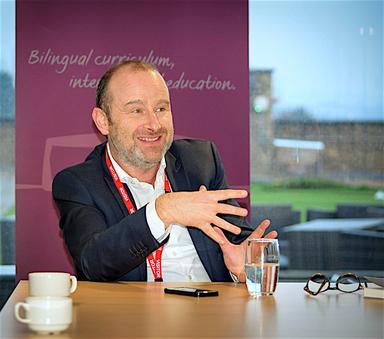 Davidenkoff journaliste visite lycée churchill Londres conférence numérique école