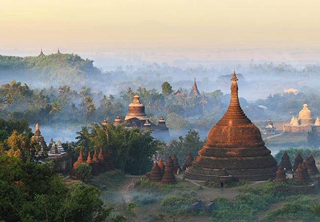 Couvre-feu et préservation des monuments à Mrauk-U en Birmanie