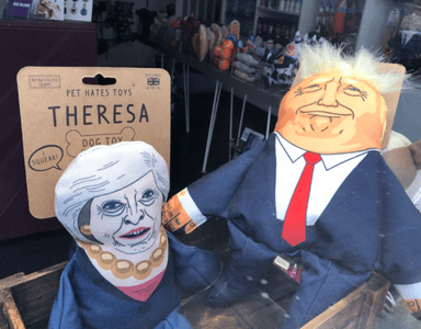 Jouets chiens Theresa May Donald Trump Pet Hates Toy Londres Royaume-Uni goodies famille royale