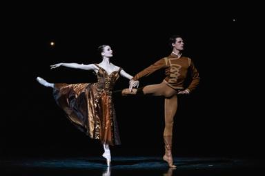 Léonore Baulac danseuse étoile Opéra Paris Singapour