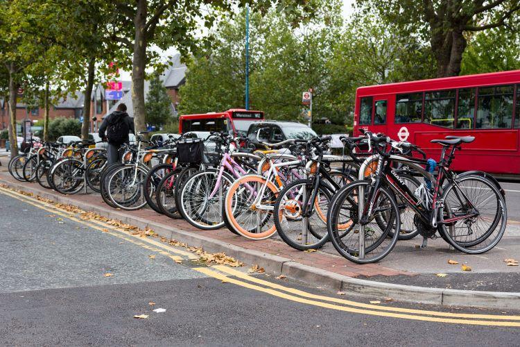 vélo cyclisme londres parking garage 