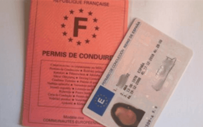 un permis de conduire espagnol et un permis de conduire français