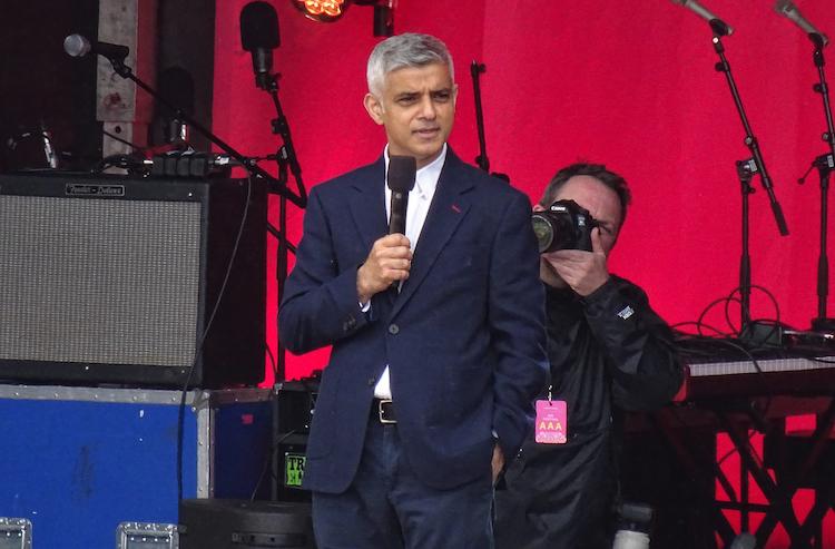 Sadiq Khan Londres maire élection municipale neutralité carbone 2030