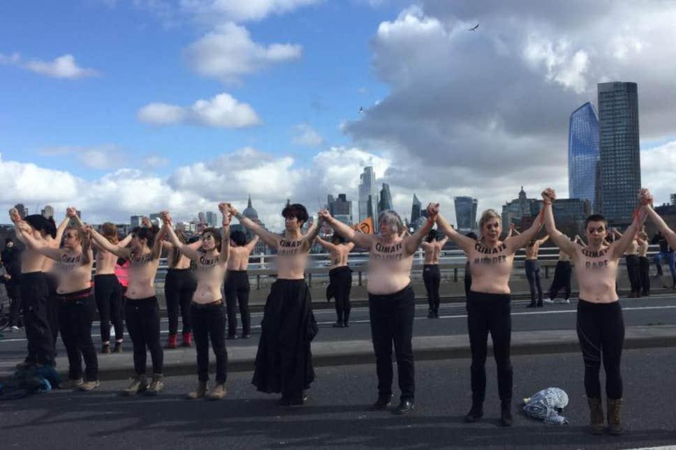 activistes seins nus climat droits des femmes Londres