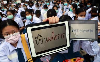 Manif de lyceens Thailandais demandant des reformes de l'education