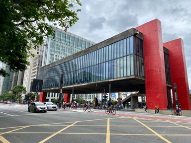 Le MASP sur l'avenue Paulista à São Paulo