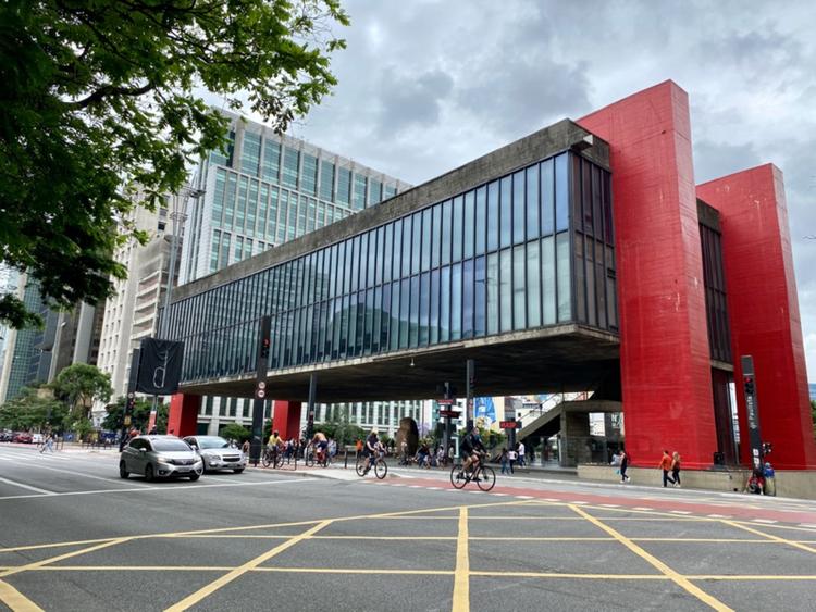 Le MASP sur l'avenue Paulista à São Paulo