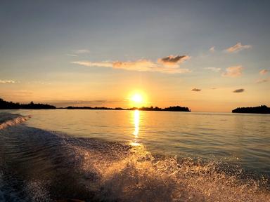 Coucher de soleil sur les îles Togean