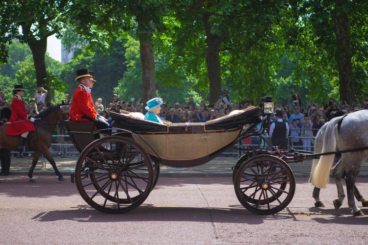 Reine Elizabeth II Visite Londres Masquée Abbaye Westminster 