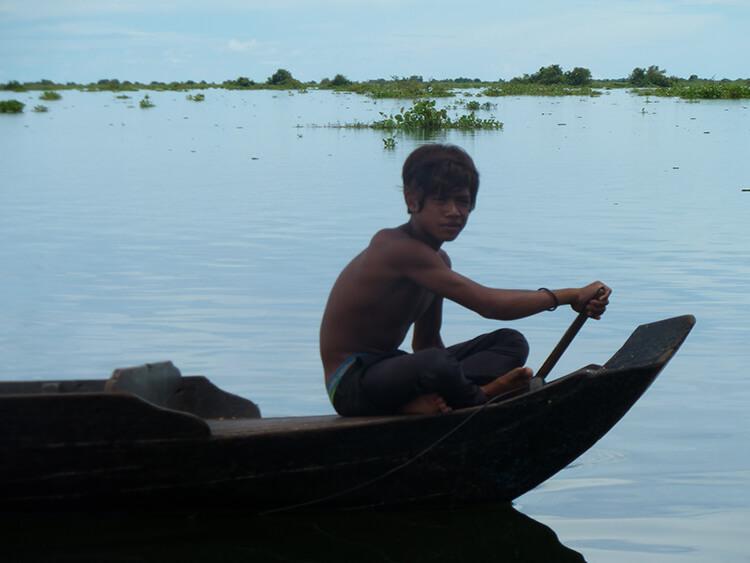 Pêcheur Tonlé sap Cambodge