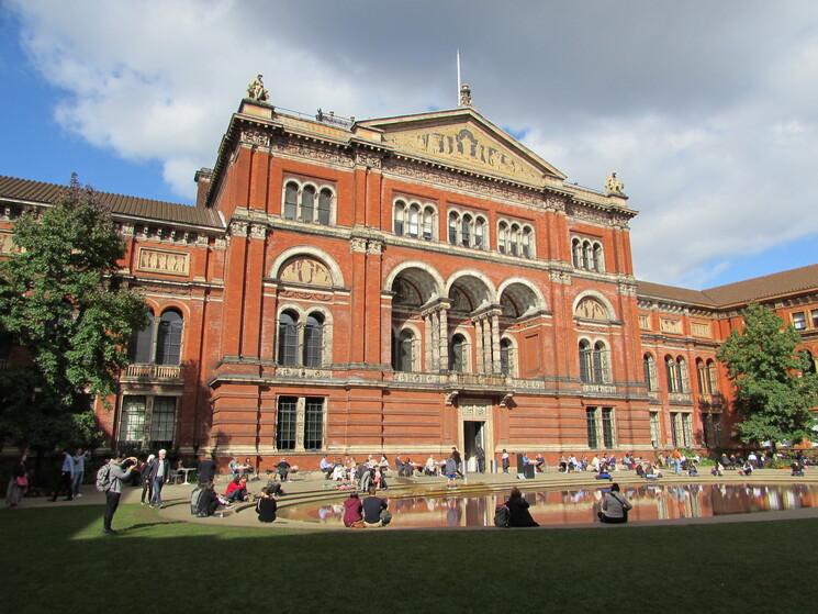 Victoria and Albert museum londres licenciements