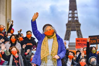 manifestation de soutien à Tran To Nga contre les industriels de l'Agent Orange