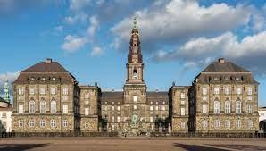 Le palais de Christiansborg siège du parlement danois, appelé aussi Borgen