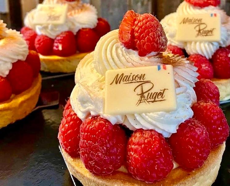 Une tartelette aux fruits d'un maître pâtissier français 