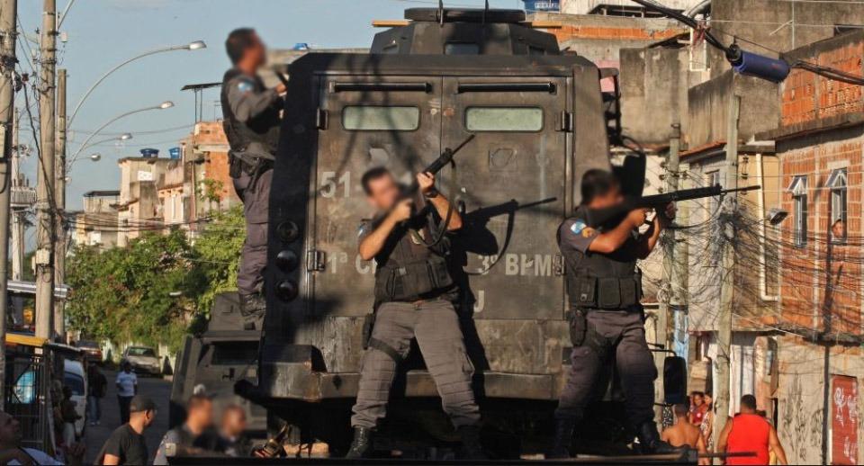 attaque de la police à la favela jacarezinho de Rio de Janeiro