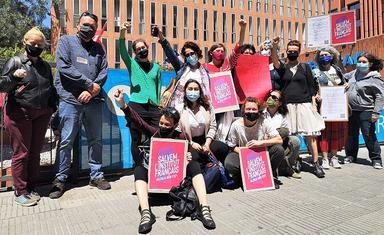 manifestation contre la fermeture de l'institut français de Valencia