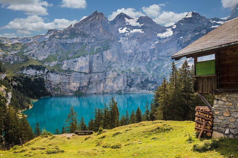 Lac de montagne en Suisse