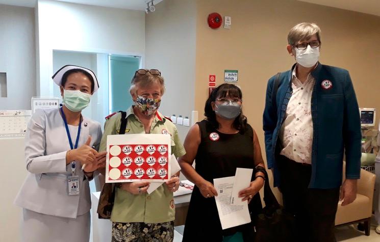 Des Francais venu se faire vacciner contre le covid-19 au Bangkok hospital de Chiang Mai