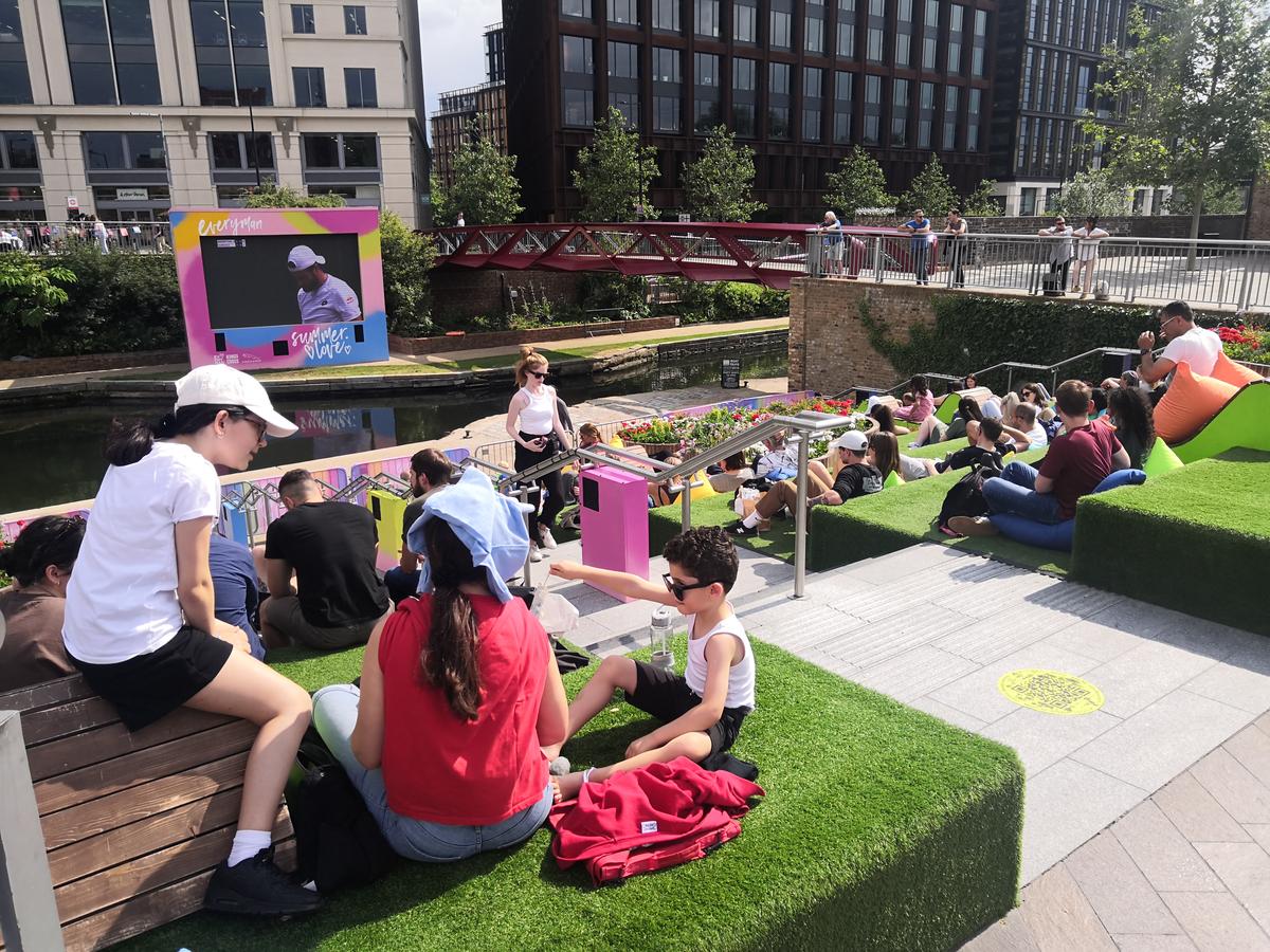 Les marches vertes de Granary Square