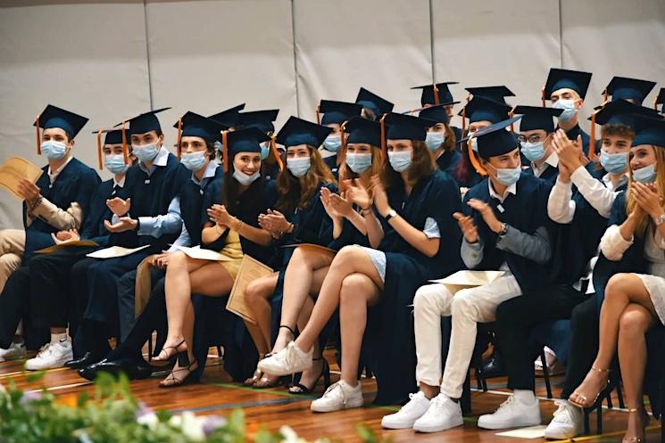 Cérémonie de remise des diplômes au lycée churchill de Londres