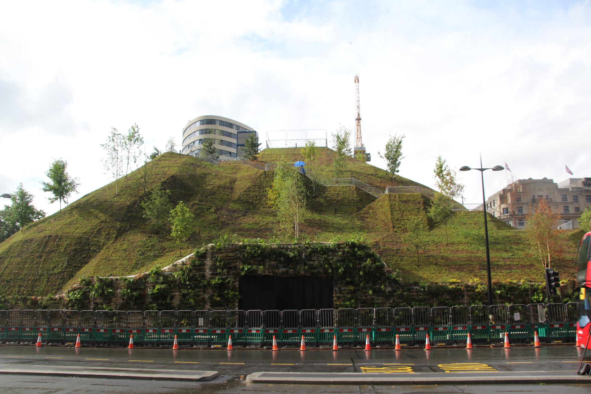 Le Marble Arch Mound