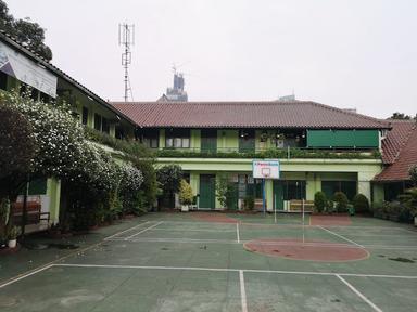 ecole jakarta rouvre