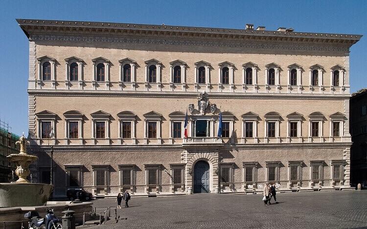 la façade du palais farnese rome