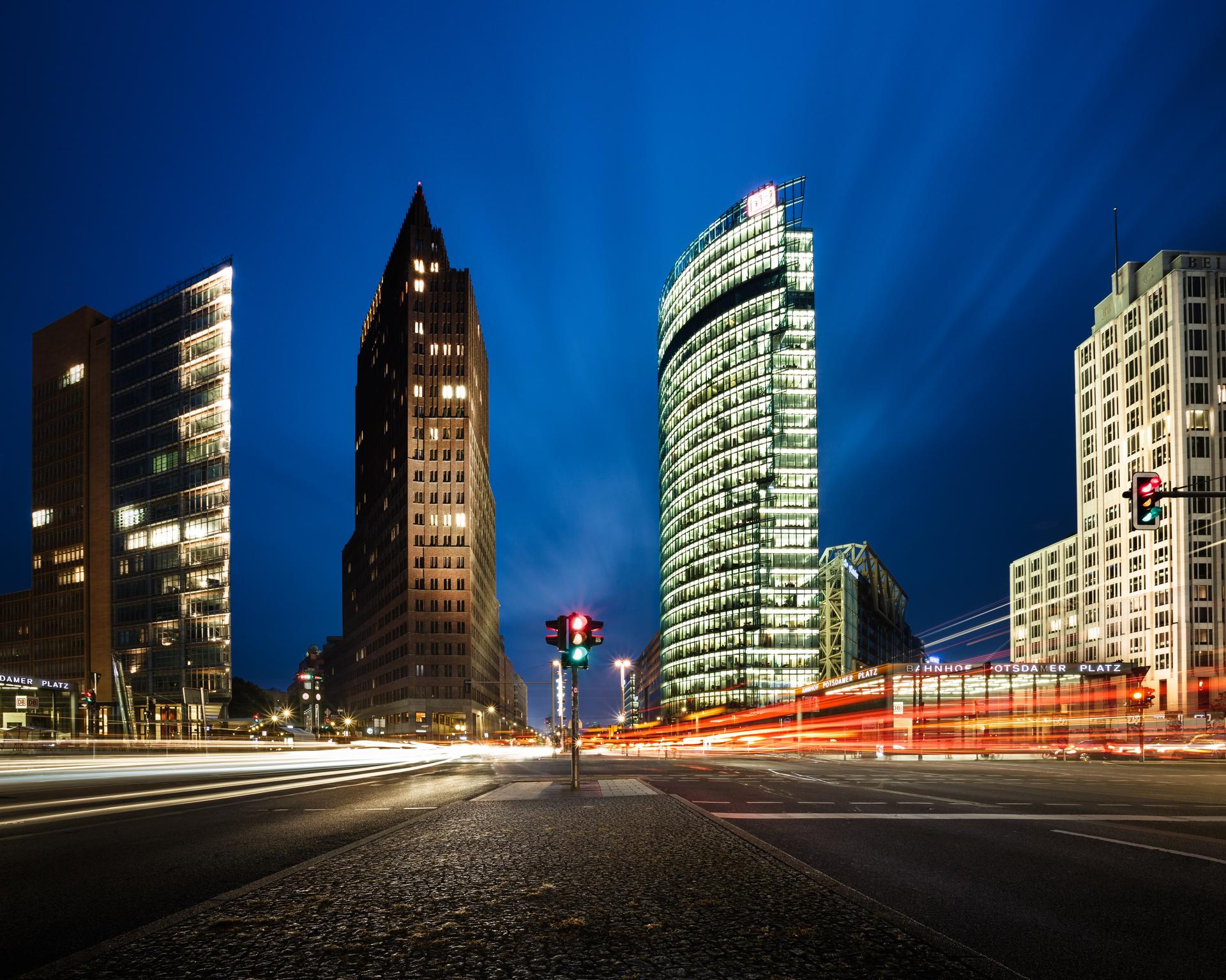 Postdamer platz de nuit.