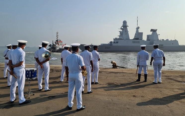 Le Chevalier Paul accostant à Mumbai