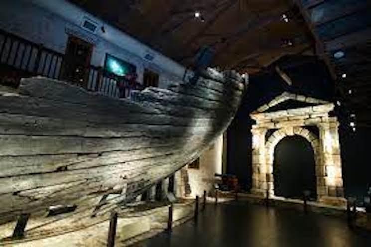 WA Shipwrecks Museum - Inside