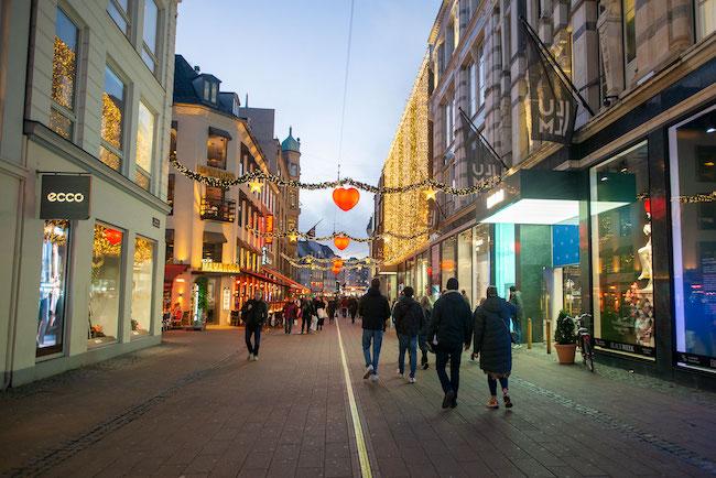 Une rue commerçante de Copenhague en période de Noël