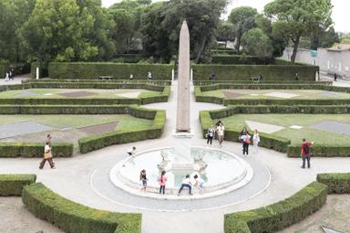 Les visites didactiques à destination des familles à la Ville Médicis reprendront à partir du 19 décembre à 11 heures. 