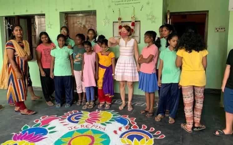 visite de la consule a l'orphelinat annai velangani de pondichery