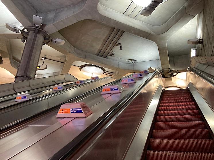 Le metro de londres et la magnifique sation de Westminster