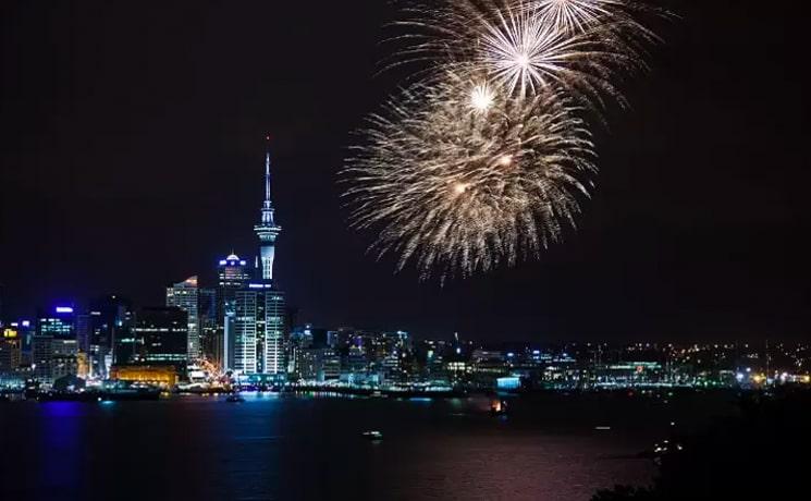 Feux d'artifice au dessus d'Auckland