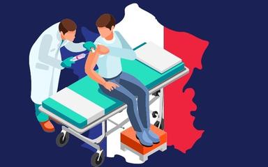 Une personne se faisant vacciner en France contre la Covid-19