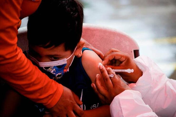 Vaccination enfant Cambodge