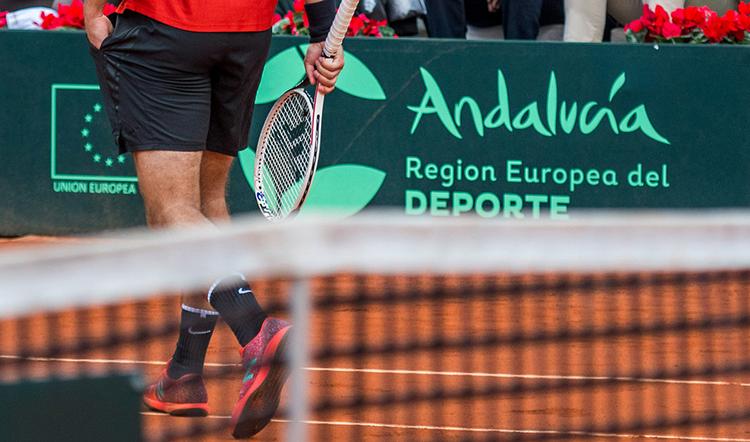 Sur un court de tennis en Andalousie