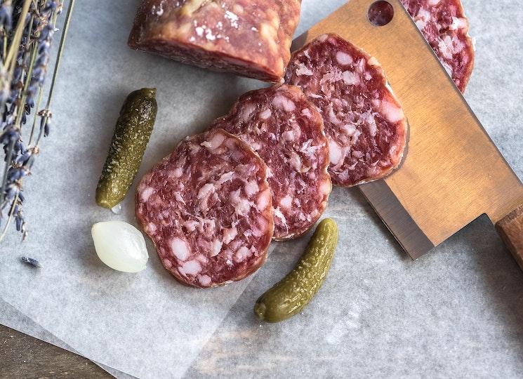 Planche de saucisson et cornichons livraison Mon Panier Latin Londres