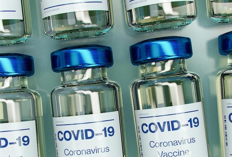 Des flacons de vaccins contre le covid