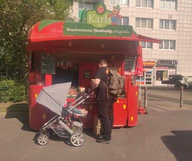 Cabane à fraise Karls, Frankfurter Allee